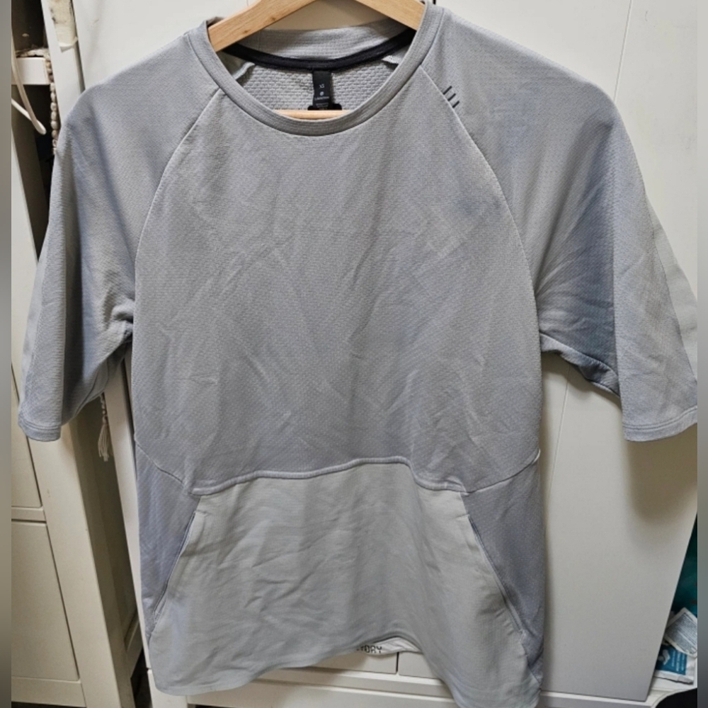 Sport shirt 👕 $15